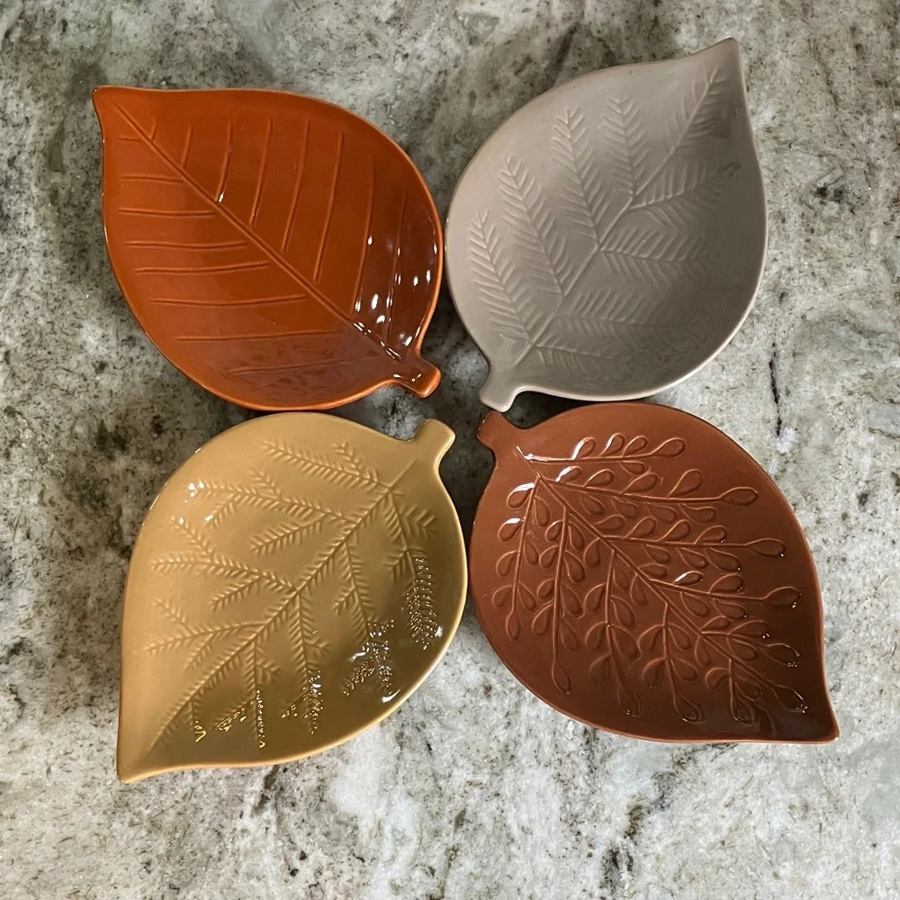 Crate & Barrel Autunno Appetizer Plates--Leaf Shaped Set of 4